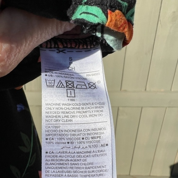 Old Navy Flower Print Shift Dress - Picture 9 of 11